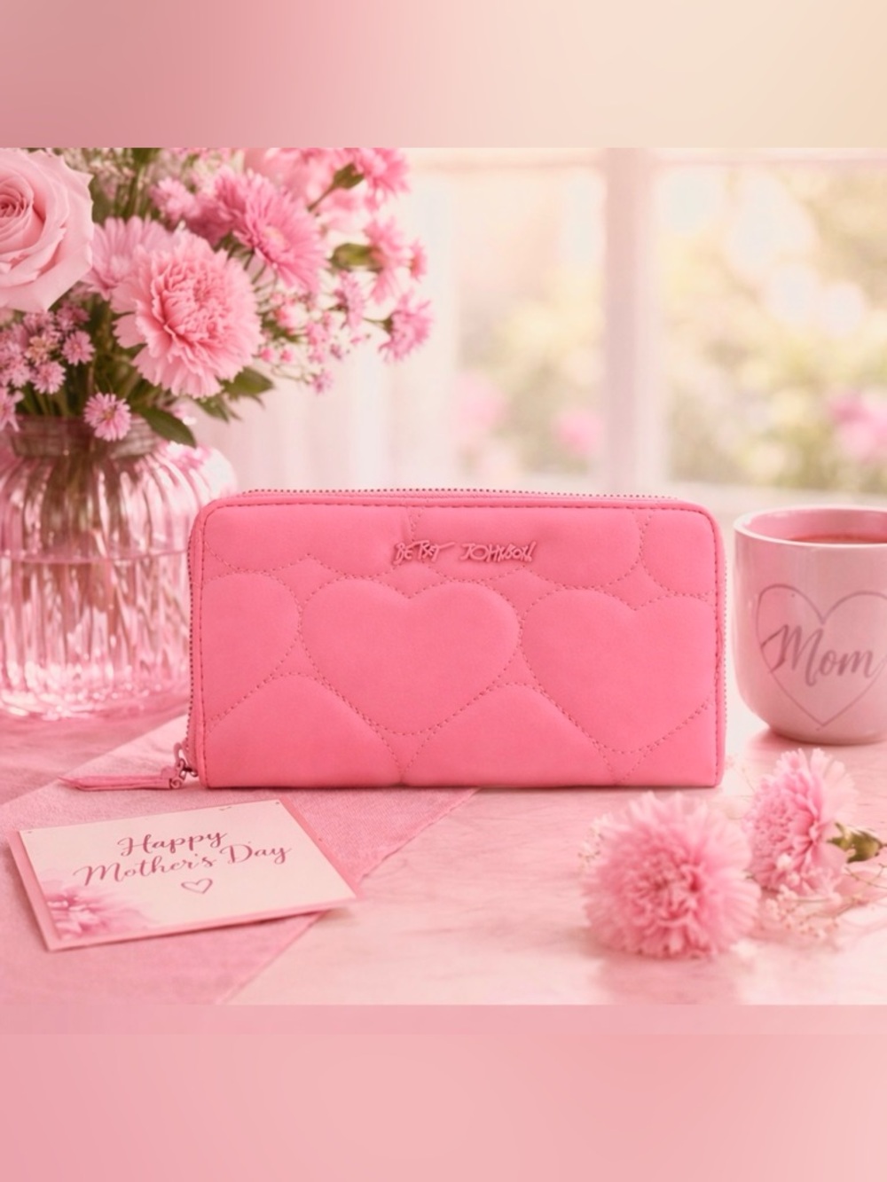 Betsey Johnson Pink Quilted Heart 💎 Zip Large Wallet w/wristlet and box
